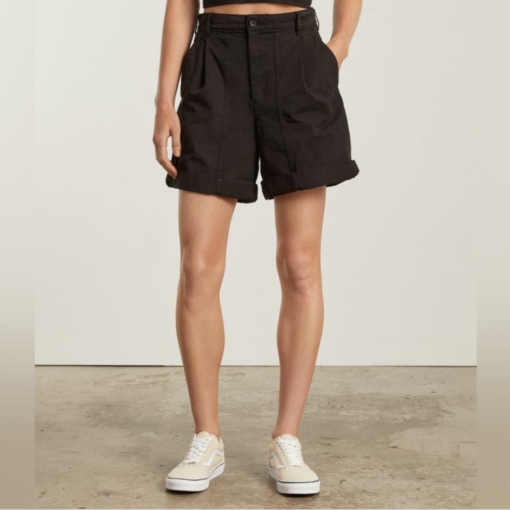 Everlane Pleated Tourist Shorts